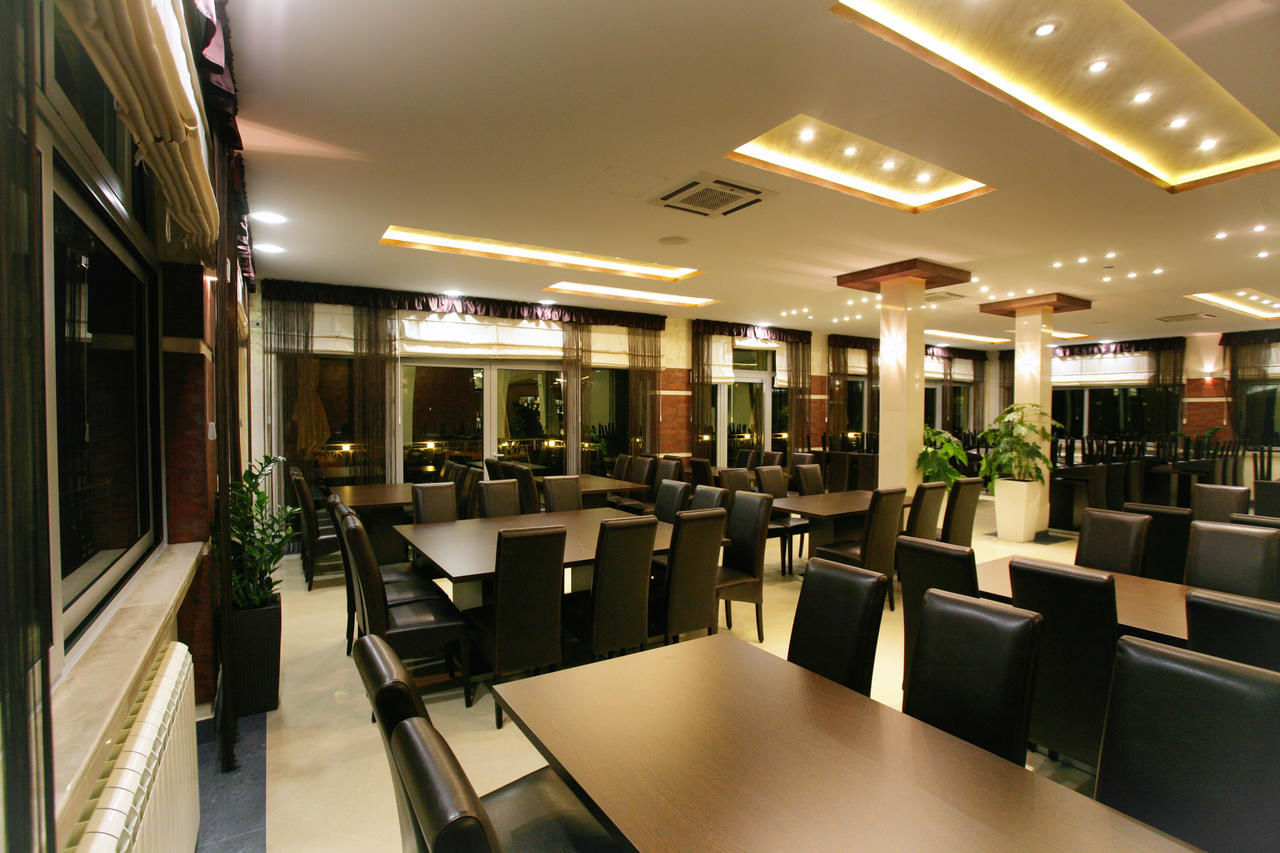 Отель Hotel Ellena Херцег-Нови-15