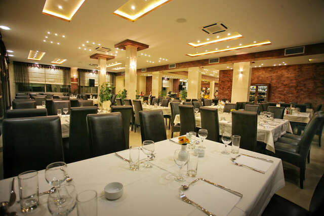 Отель Hotel Ellena Херцег-Нови-15