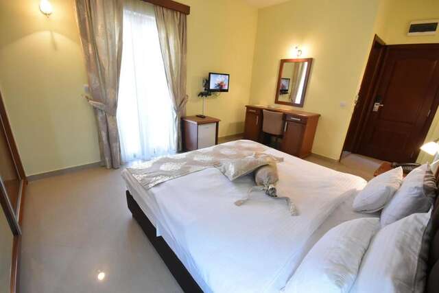 Отель Hotel Ellena Херцег-Нови-18
