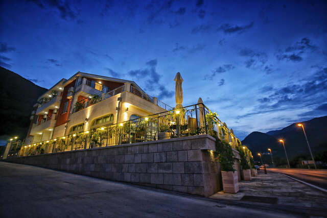 Отель Hotel Ellena Херцег-Нови-9