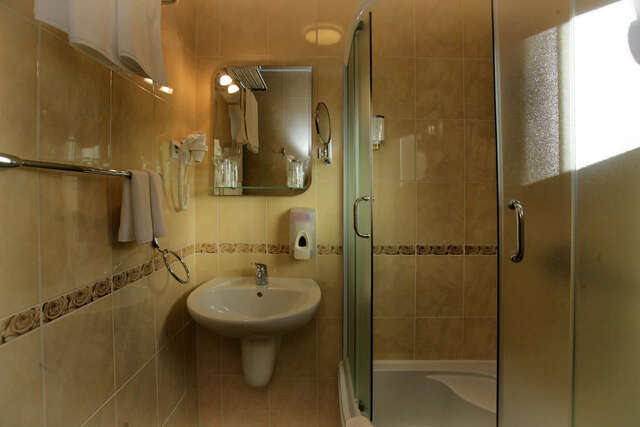Отель Hotel Ellena Херцег-Нови-10